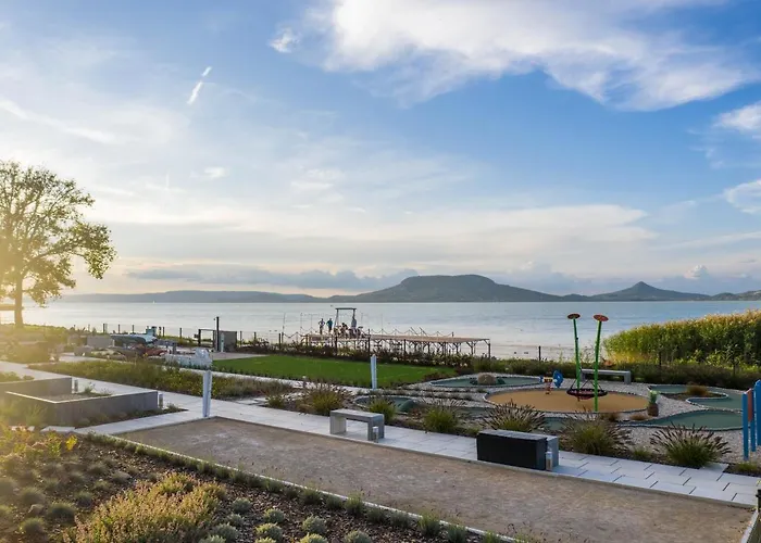 Lakeview Apartment 305 Beachfront